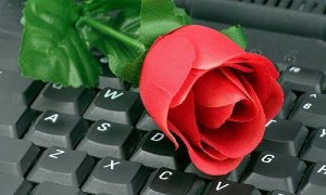 blogos internetes-ismerkedes-rozsa-billentyuzet